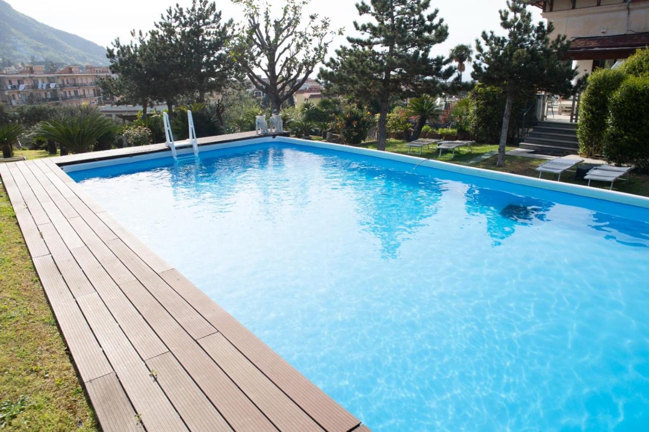 Villa Bianca กาสเตลลัมมาเร ดิ สตาเบีย ภายนอก รูปภาพ